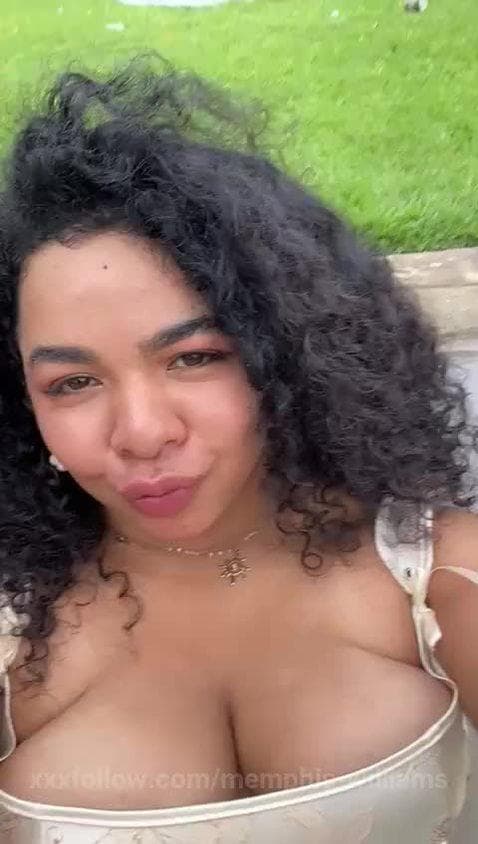 我找到了她的奶子🤤🤤🥵❤️‍🔥
