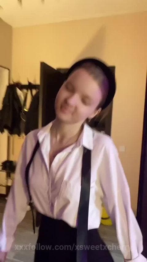 我看到你在微笑……不客气 😉 由 xsweetxcherry 主演